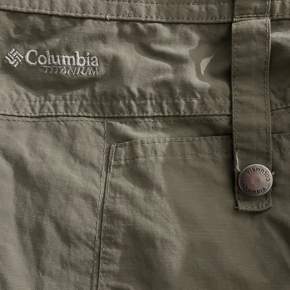 Columbia khaki cargo capris - Picture 5 of 11